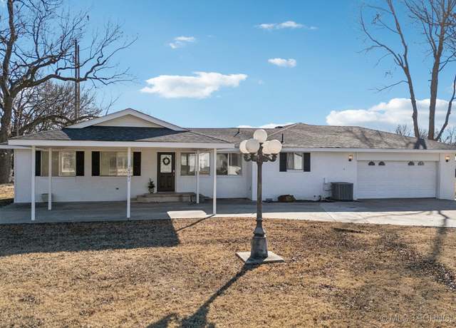 Property at 10541 Sahoma Lake Rd, Sapulpa, OK 74066, 3 beds, 2.5 baths