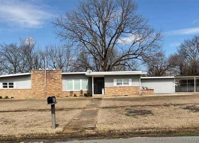 Property at 1303 Lehigh Ave, Hartshorne, OK 74547, 3 beds, 2 baths