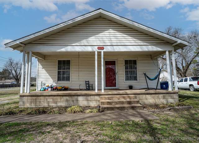 Property at 1035 S Pettit Ave, Hominy, OK 74035, 2 beds, 1 bath