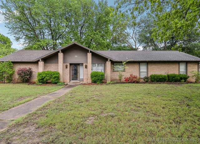 Property at 8005 S Peach Cir, Broken Arrow, OK 74011, 3 beds, 2 baths