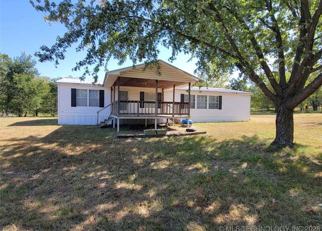 Property at 102 James Thomas, Eufaula, OK 74432, 3 beds, 2 baths