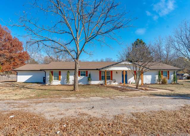 Property at 24073 N County Road 3292 Rd, Wynnewood, OK 73098, 4 beds, 2 baths
