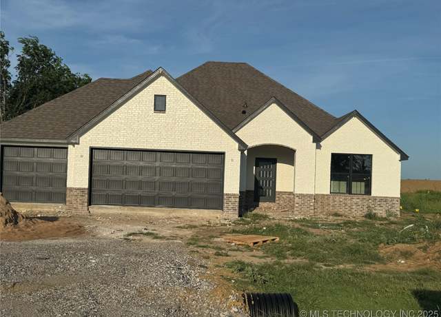 Property at 14045 N 54th EastAvenue, Collinsville, OK 74021, 3 beds, 2 baths