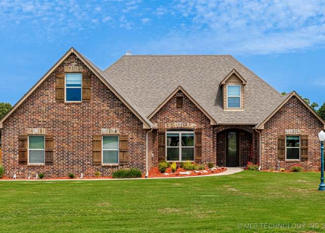 Property at 14923 E Fieldstone Dr N, Claremore, OK 74017, 5 beds, 3 baths