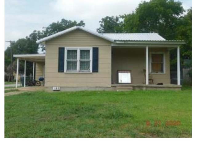 Property at 741 8th NW, Ardmore, OK 73401, 3 beds, 2 baths