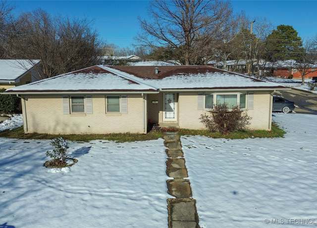 Property at 201 Campbell St, Ardmore, OK 73401, 3 beds, 2 baths