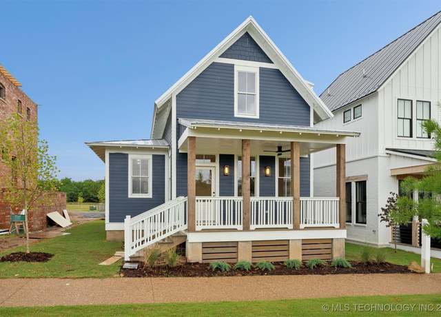 Property at 66 Center Ln N, Carlton Landing, OK 74432, 3 beds, 2.5 baths