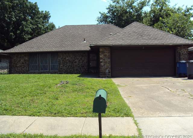 Property at 10114 E 23rd St, Tulsa, OK 74129, 3 beds, 2 baths