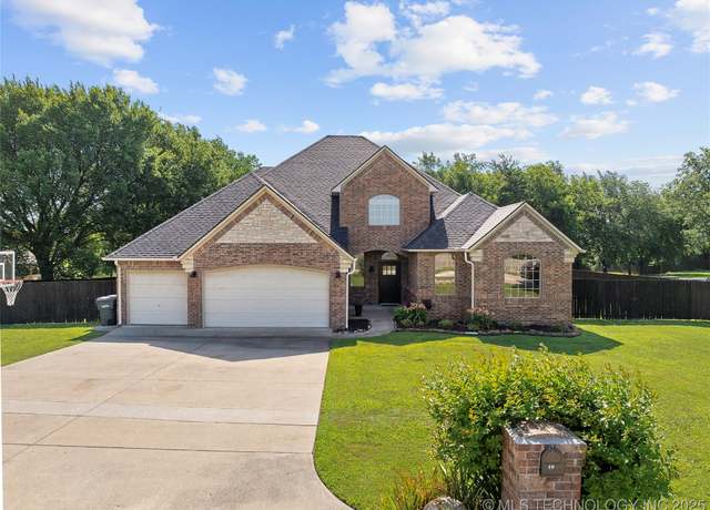 Property at 37 Savannah, Ardmore, OK 73401, 5 beds, 3 baths