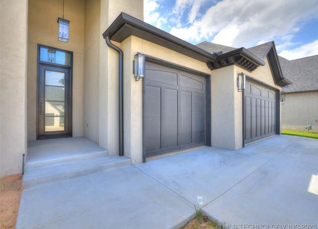 Property at 11264 S Fir Ave W, Jenks, OK 74037, 4 beds, 3.5 baths