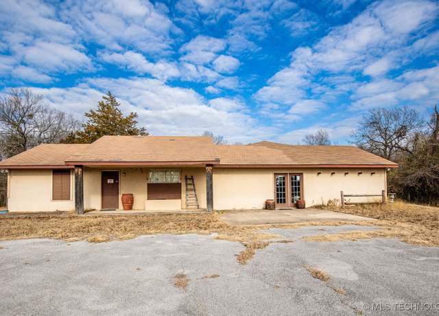Property at 2100 Ahloso Rd, Ada, OK 74820, 4 beds, 2 baths