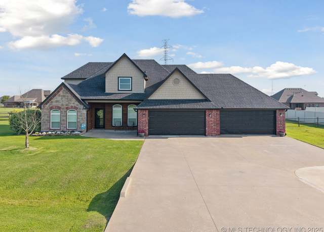 Property at 6199 E 144th St N, Collinsville, OK 74021, 5 beds, 3 baths