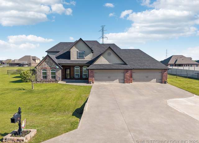 Property at 6199 E 144th St N, Collinsville, OK 74021, 5 beds, 3 baths