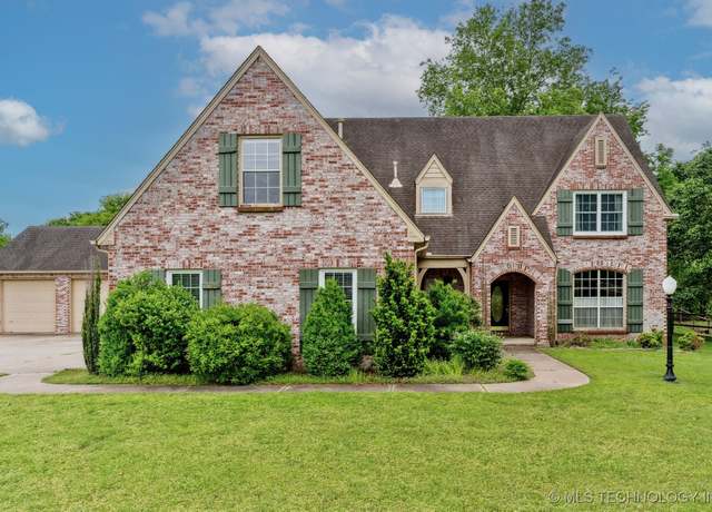Property at 9901 N 187th EastAvenue, Owasso, OK 74055, 4 beds, 2.5 baths
