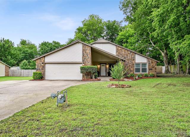 Property at 3616 E 142nd St S, Bixby, OK 74008, 4 beds, 2 baths