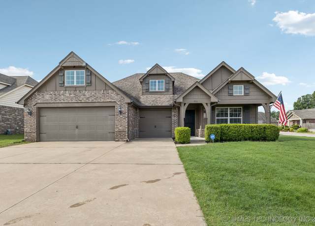 Property at 9036 E 139th St S, Bixby, OK 74008, 3 beds, 2 baths