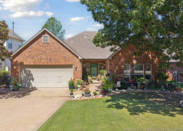 Property at 3404 N Battle Creek Dr, Broken Arrow, OK 74012, 3 beds, 2.5 baths