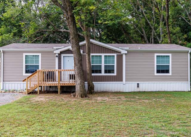 Property at 300 Spring Creek St, Pryor, OK 74361, 3 beds, 2 baths