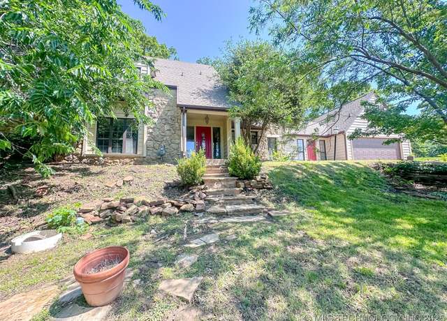 Property at 4411 E 72nd Pl, Tulsa, OK 74136, 4 beds, 3.5 baths