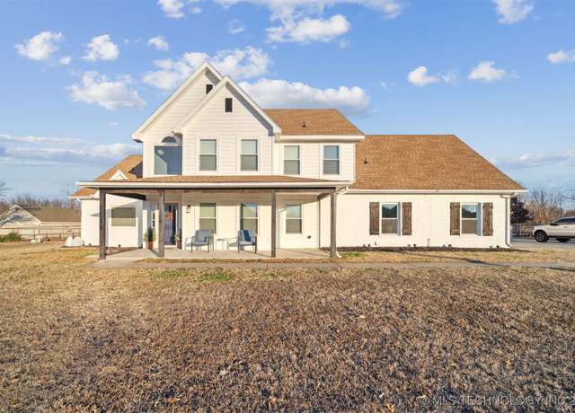 Property at 11845 N 152nd East Ave, Collinsville, OK 74021, 4 beds, 2.5 baths