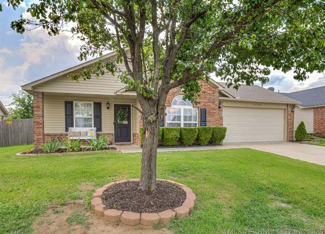 Property at 10904 E 123rd St, Collinsville, OK 74021, 3 beds, 2 baths