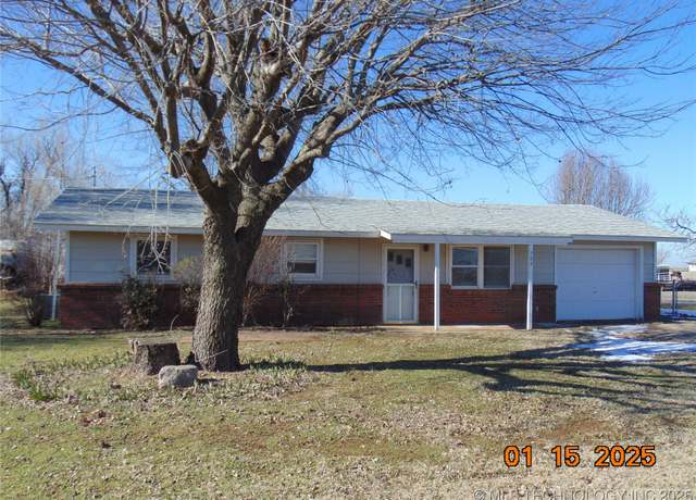 Property at 504 W Olive St, Garber, OK 73736, 3 beds, 2 baths