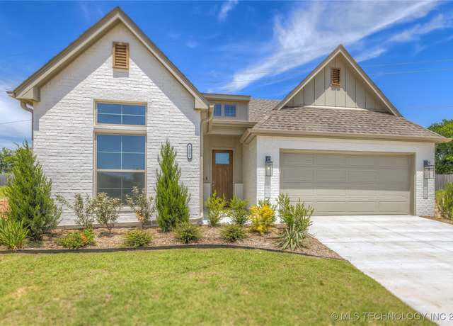 Property at 1331 N Beech St, Broken Arrow, OK 74012, 3 beds, 2 baths