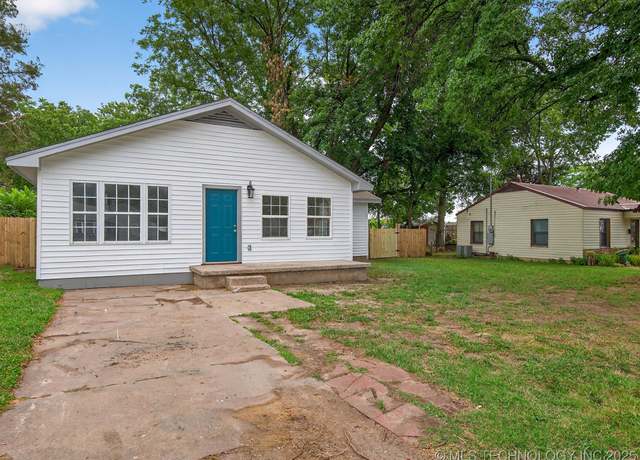 Property at 218 S Shawnee Ave, Dewey, OK 74029, 3 beds, 2 baths