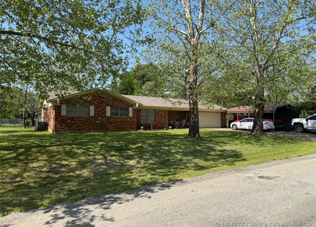 Property at 301 W Wilson, Calera, OK 74730, 3 beds, 2 baths