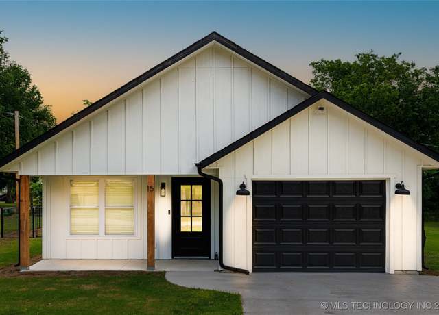 Property at 15 S Ora St, Pryor, OK 74361, 3 beds, 2 baths