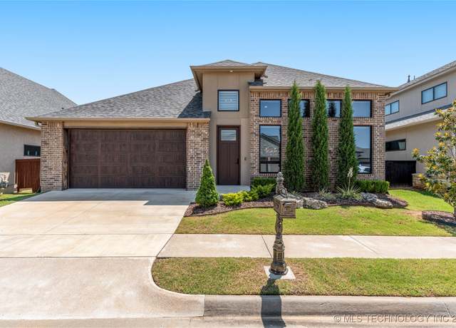 Property at 8505 S Phoenix Ave, Tulsa, OK 74132, 2 beds, 2.5 baths