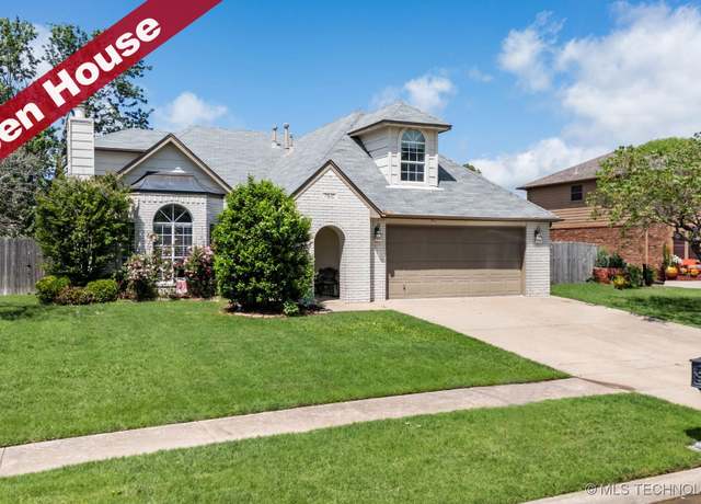 Property at 7610 N 127th EastAvenue, Owasso, OK 74055, 3 beds, 2.5 baths