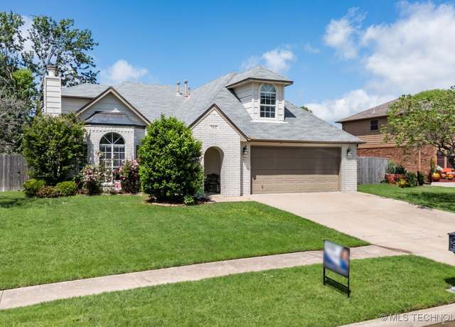 Property at 7610 N 127th EastAvenue, Owasso, OK 74055, 3 beds, 2.5 baths