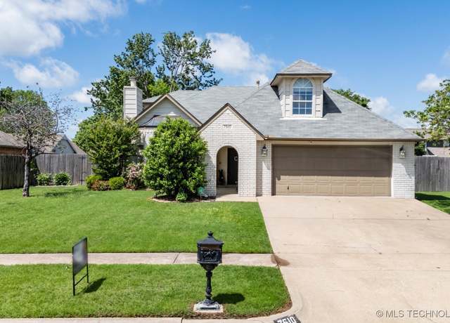 Property at 7610 N 127th EastAvenue, Owasso, OK 74055, 3 beds, 2.5 baths