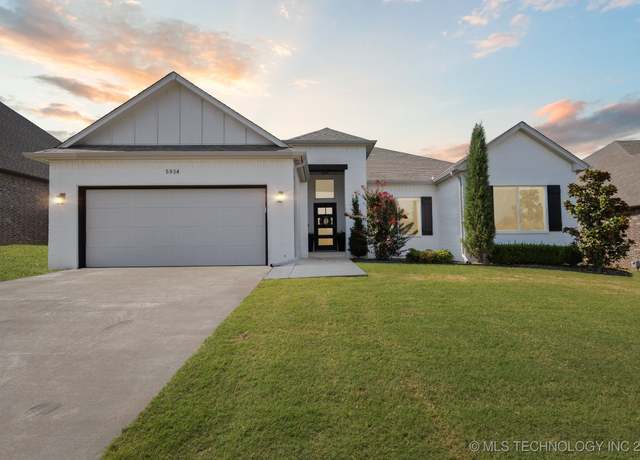 Property at 5934 E 143rd St S, Bixby, OK 74008, 4 beds, 2 baths