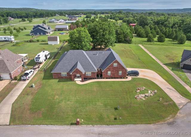 Property at 99 Eagle Dr, Sand Springs, OK 74063, 4 beds, 3.5 baths