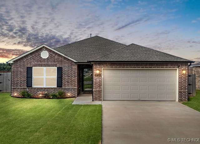 Property at 8714 E 163rd St S, Bixby, OK 74008, 3 beds, 2 baths