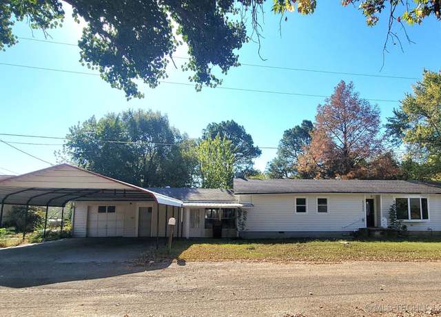 Property at 60405 E 252 Ln, Grove, OK 74344, 3 beds, 2 baths