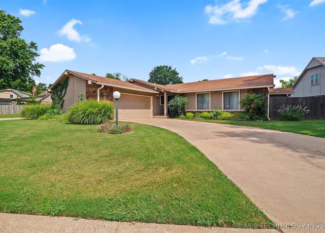 Property at 2320 W Nashville Ct, Broken Arrow, OK 74012, 3 beds, 2 baths