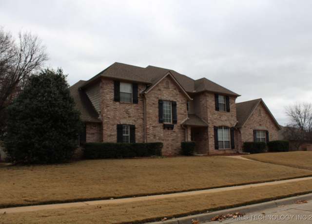 Property at 4325 S Walnut Pl, Broken Arrow, OK 74011, 4 beds, 3 baths