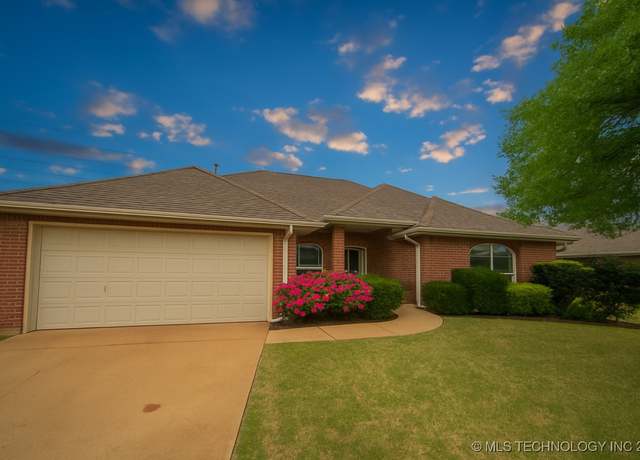 Property at 3701 Bridgeport Rd, Norman, OK 73072, 3 beds, 2 baths