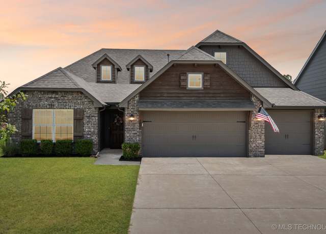 Property at 9016 E 132nd St S, Bixby, OK 74008, 4 beds, 3 baths
