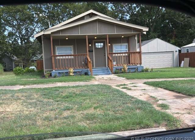 Property at 322 N 9th St, Muskogee, OK 74401, 3 beds, 1 bath