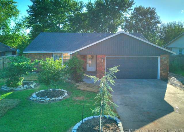 Property at 3712 S Oak Ave, Broken Arrow, OK 74011, 3 beds, 2 baths