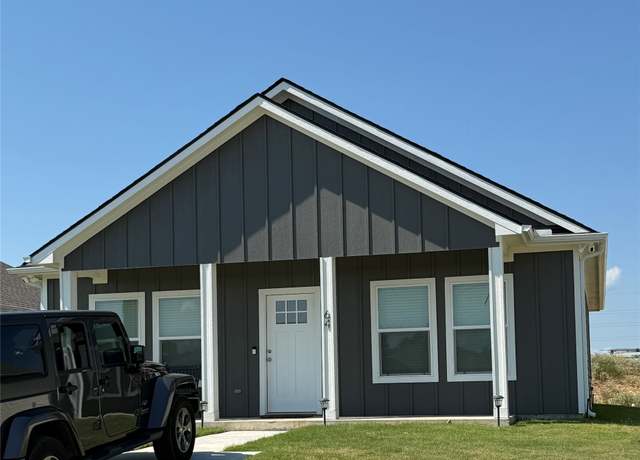 Property at 64 Middle St, Durant, OK 74701, 3 beds, 2 baths