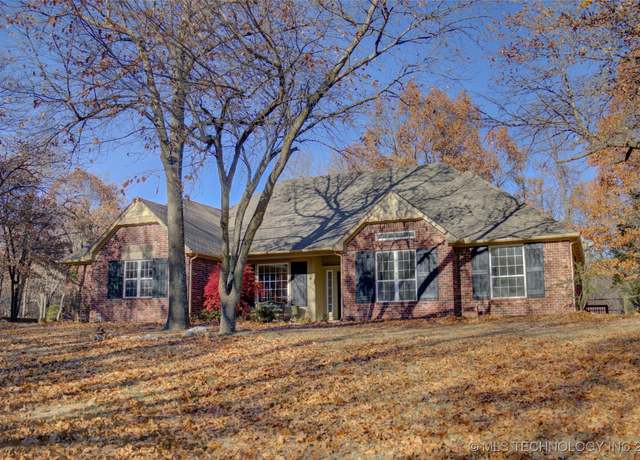 Property at 192 Lakeview Dr, Sand Springs, OK 74063, 4 beds, 2 baths