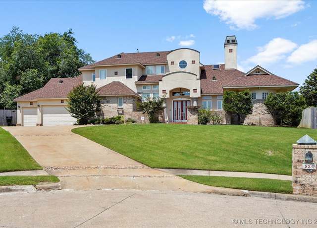 Property at 524 S 67th St, Broken Arrow, OK 74014, 3 beds, 3.5 baths