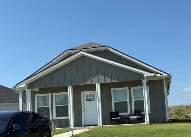 Property at 74 Middle St, Durant, OK 74701, 3 beds, 2 baths
