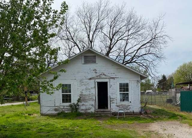 Property at 201 N Cleveland, Allen, OK 74825, 2 beds, 1 bath
