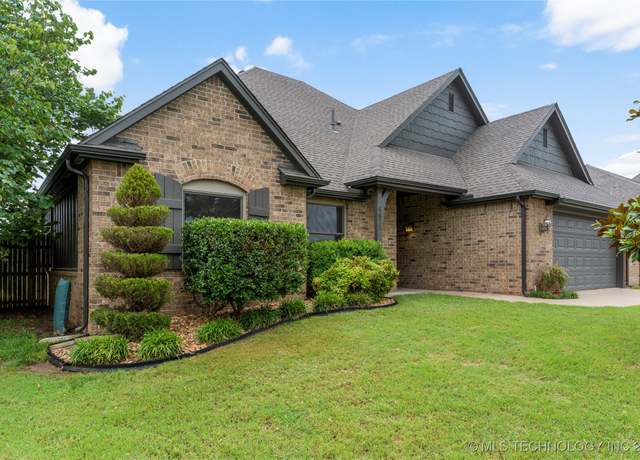 Property at 4675 E 144th Pl S, Bixby, OK 74008, 4 beds, 2 baths